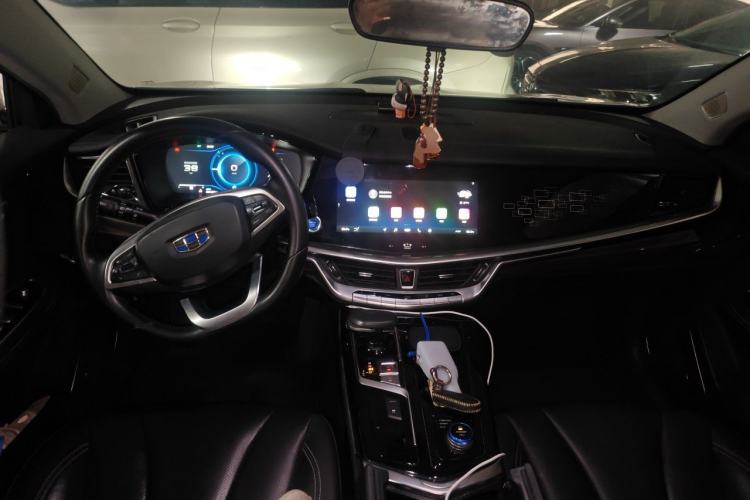 Used Geely Auto Emgrand GT New Energy 2018 1.5T PHEV Yaoxiang Edition Center Console