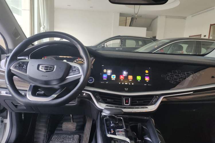 Used Geely Auto Emgrand GT New Energy 2018 1.5T PHEV Yaoxiang Edition Center Console