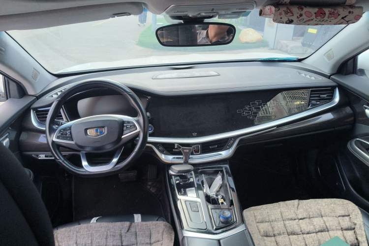 Used Geely Auto Emgrand GT New Energy 2018 1.5T PHEV Yaoxiang Edition Center Console