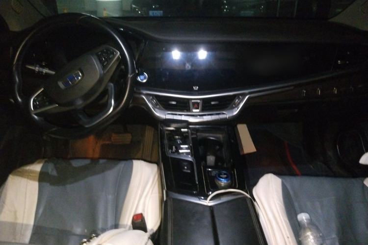 Used Geely Auto Emgrand GT New Energy 2018 1.5T PHEV Yaoxiang Edition Center Console