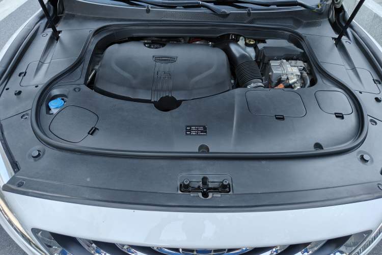 Used Geely Auto Emgrand GT New Energy 2018 1.5T PHEV Yao Ling Edition Engine Bay Left
