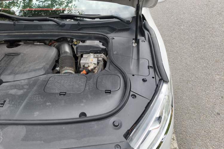 Used Geely Auto Emgrand GT New Energy 2018 1.5T PHEV Yaoxiang Edition Engine Bay Left