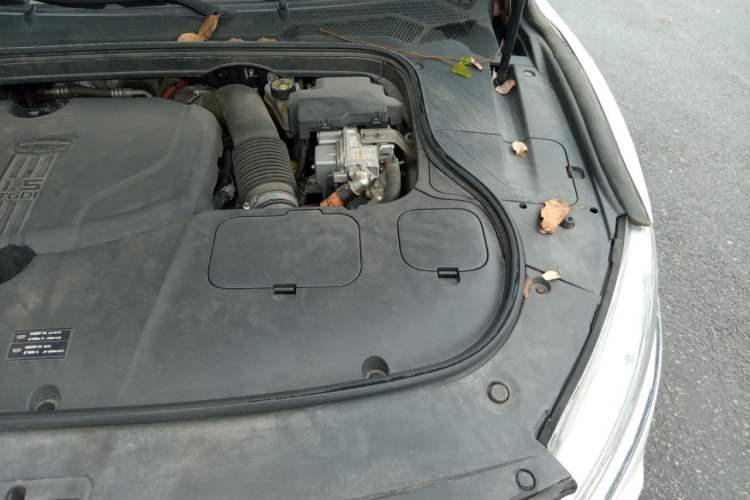 Used Geely Auto Emgrand GT New Energy 2018 1.5T PHEV Yaoxiang Edition Engine Bay Left