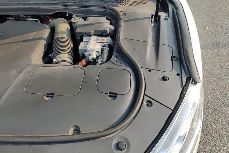 Used Geely Auto Emgrand GT New Energy 2018 1.5T PHEV Yaoxiang Edition Engine Bay Left