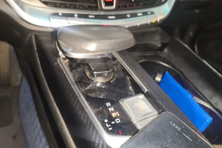 Used Geely Auto Emgrand GT New Energy 2018 1.5T PHEV Yaoxiang Edition Gear Lever
