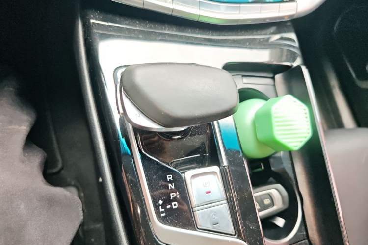 Used Geely Auto Emgrand GT New Energy 2018 1.5T PHEV Yaoxiang Edition Gear Lever