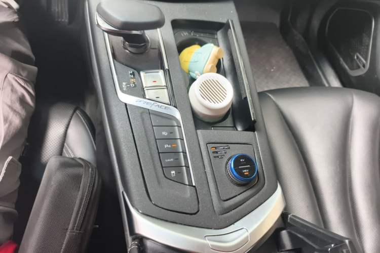 Used Geely Auto Emgrand GT New Energy 2018 1.5T PHEV Yao Ling Edition Gear Lever