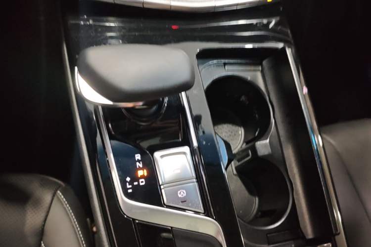 Used Geely Auto Emgrand GT New Energy 2018 1.5T PHEV Yao Ling Edition Gear Lever