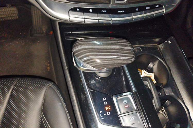 Used Geely Auto Emgrand GT New Energy 2018 1.5T PHEV Yao Ling Edition Gear Lever
