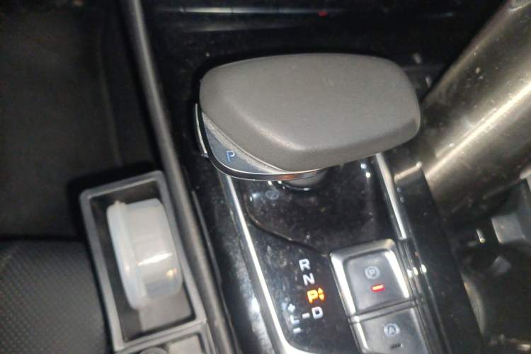 Used Geely Auto Emgrand GT New Energy 2018 1.5T PHEV Yao Ling Edition Gear Lever