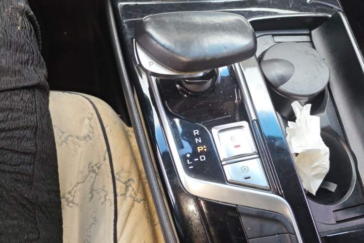 Used Geely Auto Emgrand GT New Energy 2018 1.5T PHEV Yao Ling Edition Gear Lever
