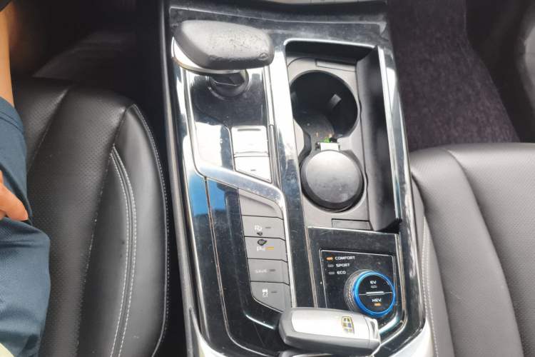 Used Geely Auto Emgrand GT New Energy 2018 1.5T PHEV Yao Ling Edition Gear Lever