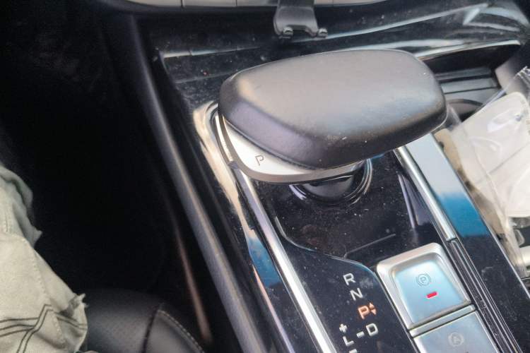 Used Geely Auto Emgrand GT New Energy 2018 1.5T PHEV Yaoxiang Edition Gear Lever