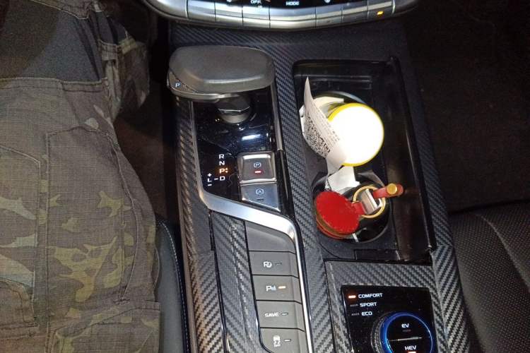 Used Geely Auto Emgrand GT New Energy 2018 1.5T PHEV Yao Ling Edition Gear Lever