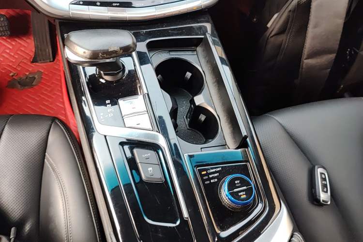 Used Geely Auto Emgrand GT New Energy 2018 1.5T PHEV Yaoxiang Edition Gear Lever