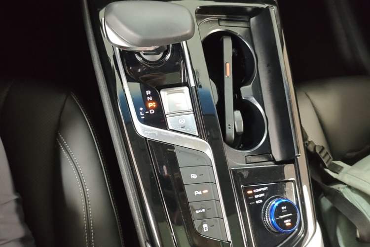 Used Geely Auto Emgrand GT New Energy 2018 1.5T PHEV Yao Ling Edition Gear Lever