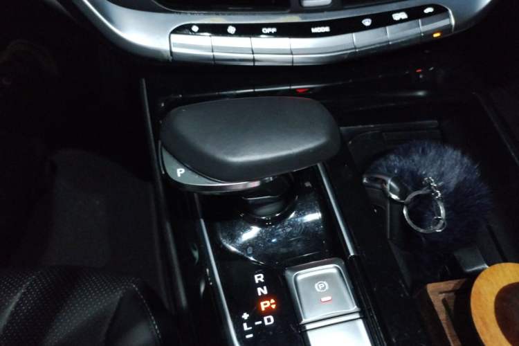 Used Geely Auto Emgrand GT New Energy 2018 1.5T PHEV Yao Ling Edition Gear Lever