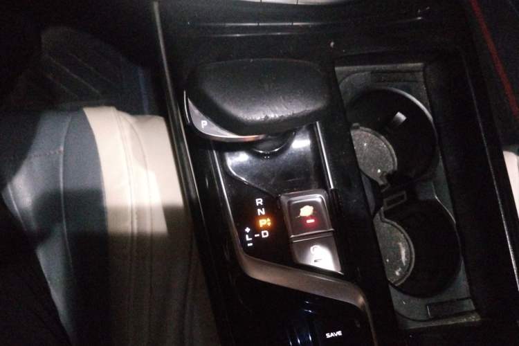 Used Geely Auto Emgrand GT New Energy 2018 1.5T PHEV Yaoxiang Edition Gear Lever