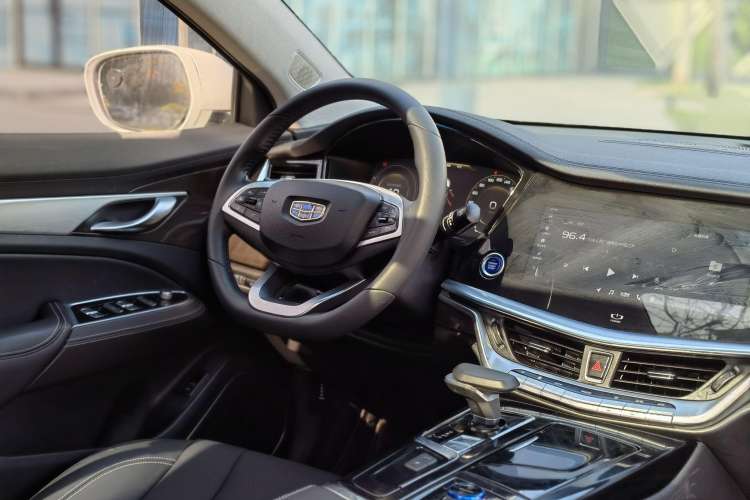 Used Geely Auto Emgrand GT New Energy 2018 1.5T PHEV Yaoxiang Edition Interior 3