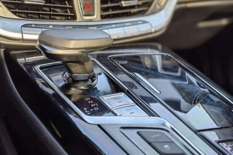 Used Geely Auto Emgrand GT New Energy 2018 1.5T PHEV Yaoxiang Edition Interior 4