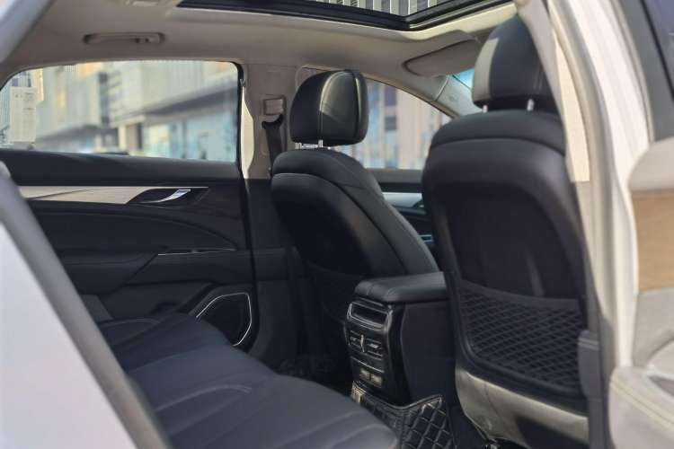 Used Geely Auto Emgrand GT New Energy 2018 1.5T PHEV Yaoxiang Edition Interior 9