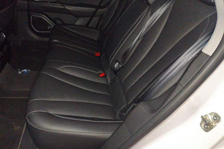 Used Geely Auto Emgrand GT New Energy 2018 1.5T PHEV Yao Ling Edition Left Rear Seat