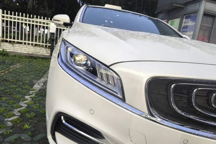 Used Geely Auto Emgrand GT New Energy 2018 1.5T PHEV Yao Ling Edition Right Front Headlight
