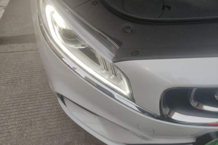 Used Geely Auto Emgrand GT New Energy 2018 1.5T PHEV Yaoxiang Edition Right Front Headlight