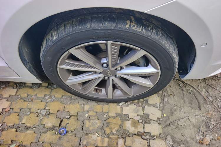Used Geely Auto Emgrand GT New Energy 2018 1.5T PHEV Yao Ling Edition Right Front Wheel Hub