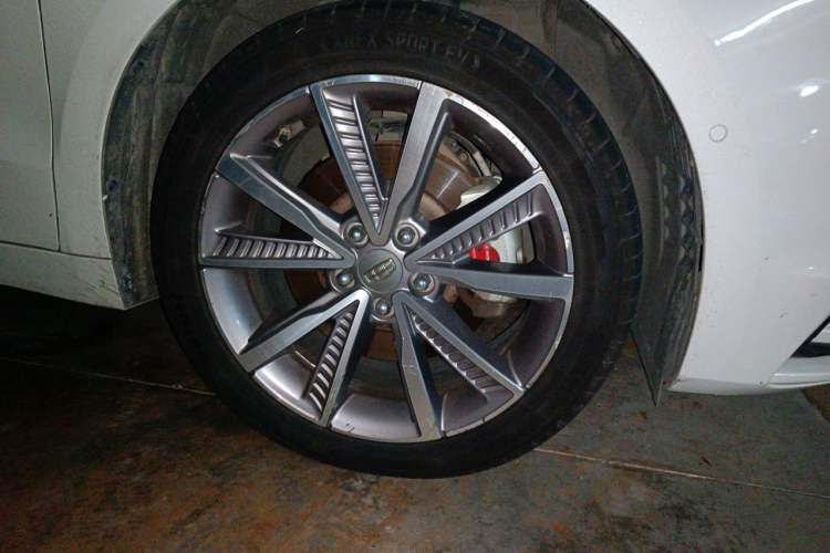 Used Geely Auto Emgrand GT New Energy 2018 1.5T PHEV Yao Ling Edition Right Front Wheel Hub