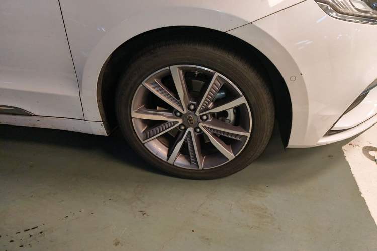 Used Geely Auto Emgrand GT New Energy 2018 1.5T PHEV Yao Ling Edition Right Front Wheel Hub
