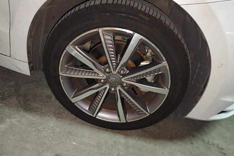 Used Geely Auto Emgrand GT New Energy 2018 1.5T PHEV Yao Ling Edition Right Front Wheel Hub