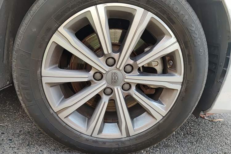 Used Geely Auto Emgrand GT New Energy 2018 1.5T PHEV Yaoxiang Edition Right Front Wheel Hub