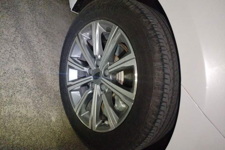 Used Geely Auto Emgrand GT New Energy 2018 1.5T PHEV Yaoxiang Edition Right Front Wheel Hub