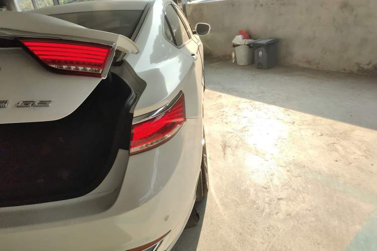 Used Geely Auto Emgrand GT New Energy 2018 1.5T PHEV Yao Ling Edition Right Rear Taillight