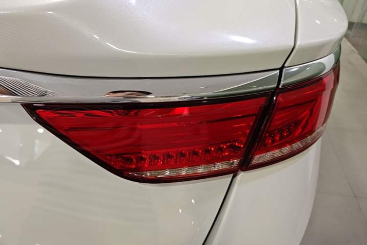 Used Geely Auto Emgrand GT New Energy 2018 1.5T PHEV Yao Ling Edition Right Rear Taillight