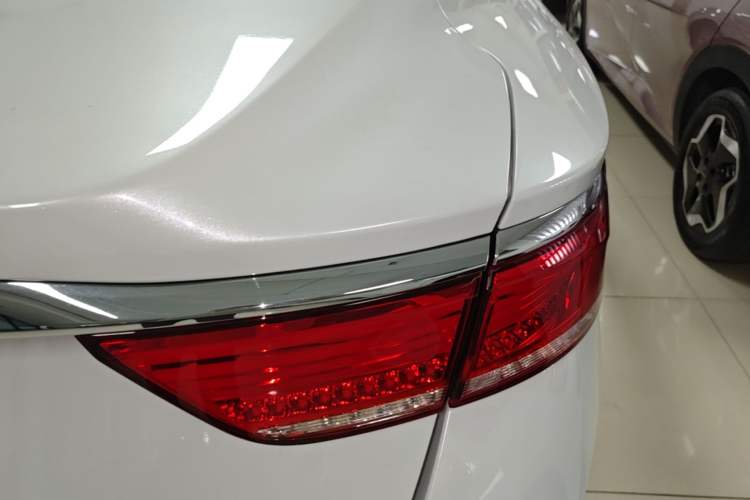 Used Geely Auto Emgrand GT New Energy 2018 1.5T PHEV Yao Ling Edition Right Rear Taillight