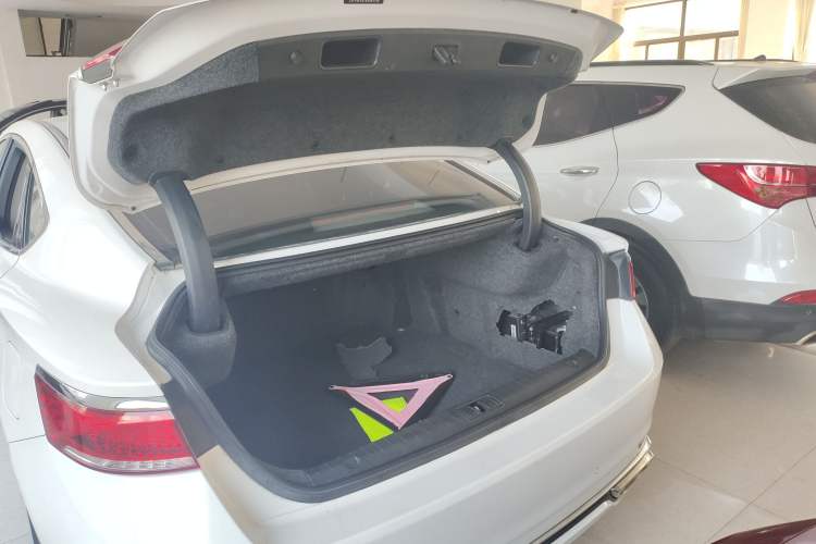 Used Geely Auto Emgrand GT New Energy 2018 1.5T PHEV Yaoxiang Edition Trunk