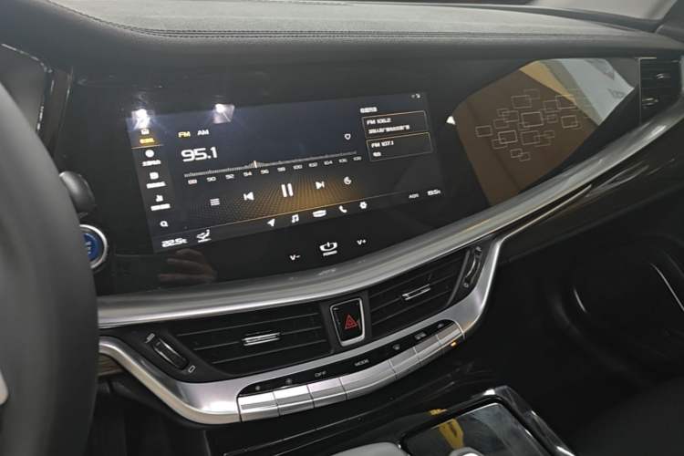 Used Geely Auto Emgrand GT New Energy 2020 1.5T PHEV Yaoxiang Edition Audio And AC Panel