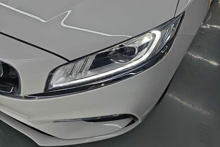Used Geely Auto Emgrand GT New Energy 2020 1.5T PHEV Yaoxiang Edition Left Front Headlight