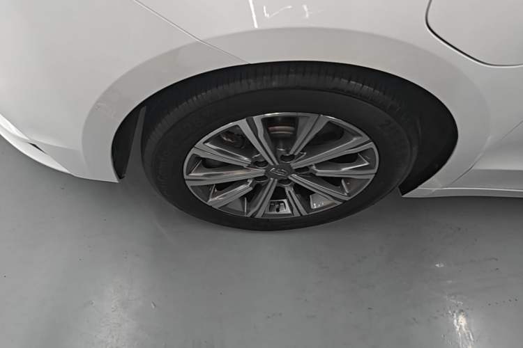 Used Geely Auto Emgrand GT New Energy 2020 1.5T PHEV Yaoxiang Edition Left Front Wheel Hub