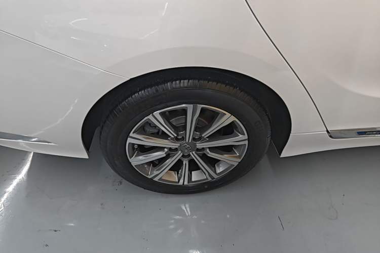Used Geely Auto Emgrand GT New Energy 2020 1.5T PHEV Yaoxiang Edition Right Rear Wheel Hub