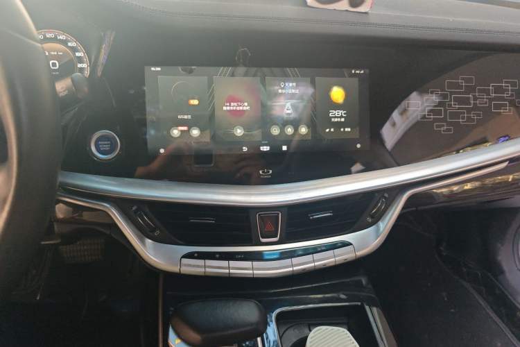 Used Geely Auto Emgrand GT New Energy 2021 1.5T ePro Elite Edition Audio And AC Panel
