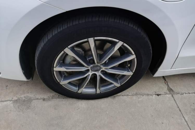 Used Geely Auto Emgrand GT New Energy 2021 1.5T ePro Elite Edition Left Front Wheel Hub
