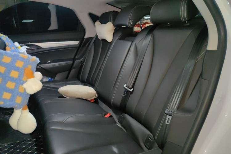 Used Geely Auto Emgrand GT New Energy 2021 1.5T ePro Elite Edition Left Rear Seat