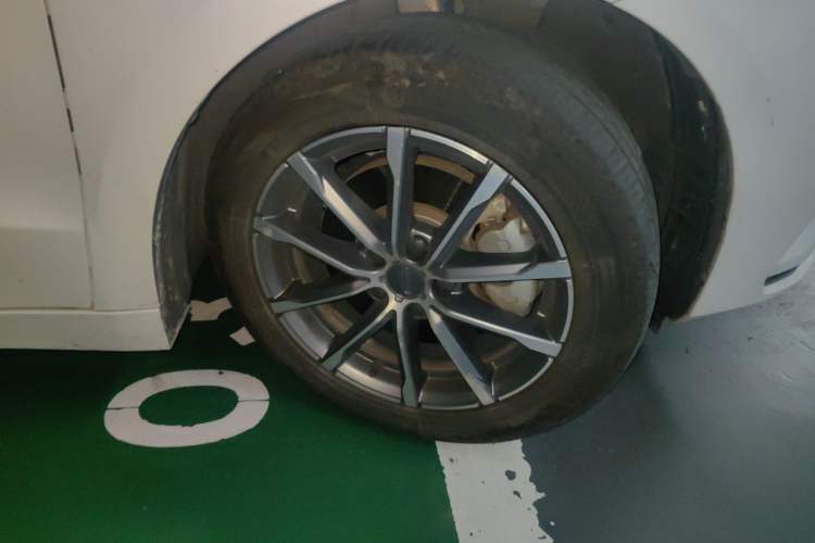 Used Geely Auto Emgrand GT New Energy 2021 1.5T ePro Elite Edition Right Front Wheel Hub