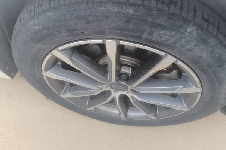 Used Geely Auto Emgrand GT New Energy 2021 1.5T ePro Elite Edition Right Front Wheel Hub