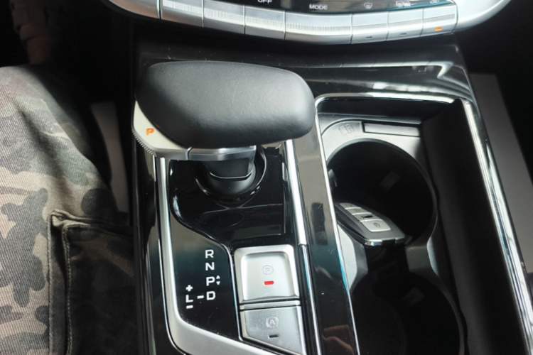 Used Geely Auto Emgrand GT New Energy 2022 1.5T PHEV Extended Range Prestige Version Gear Lever