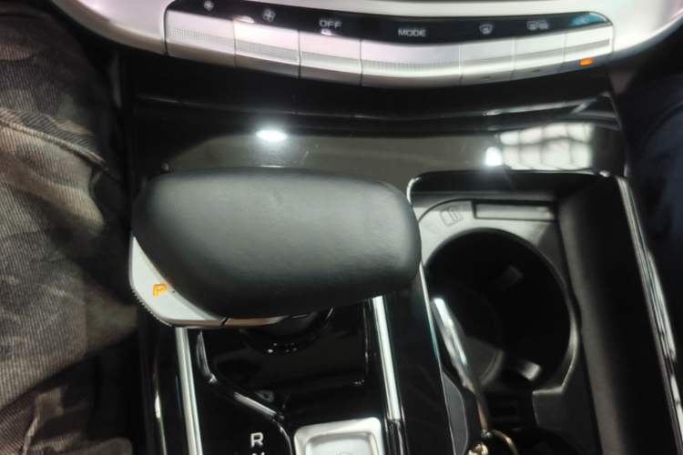 Used Geely Auto Emgrand GT New Energy 2022 1.5T PHEV Extended Range Prestige Version Gear Lever