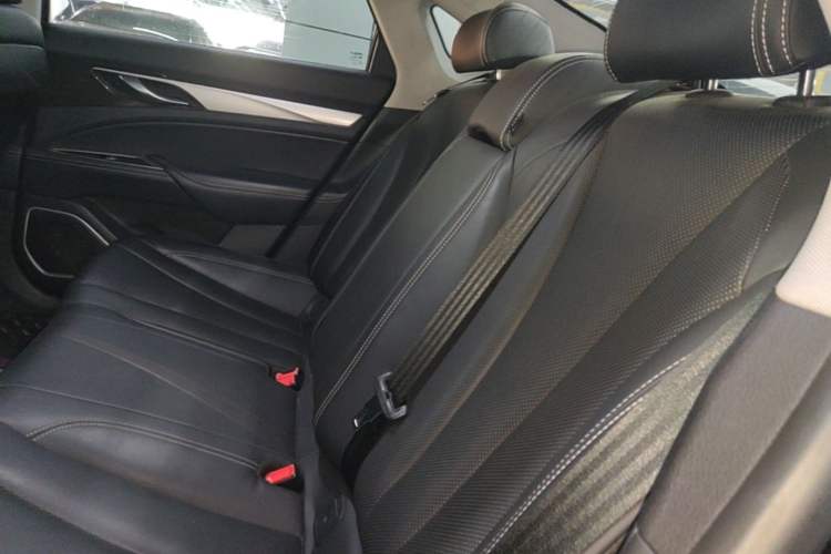 Used Geely Auto Emgrand GT New Energy 2022 1.5T PHEV Extended Range Prestige Version Left Rear Seat